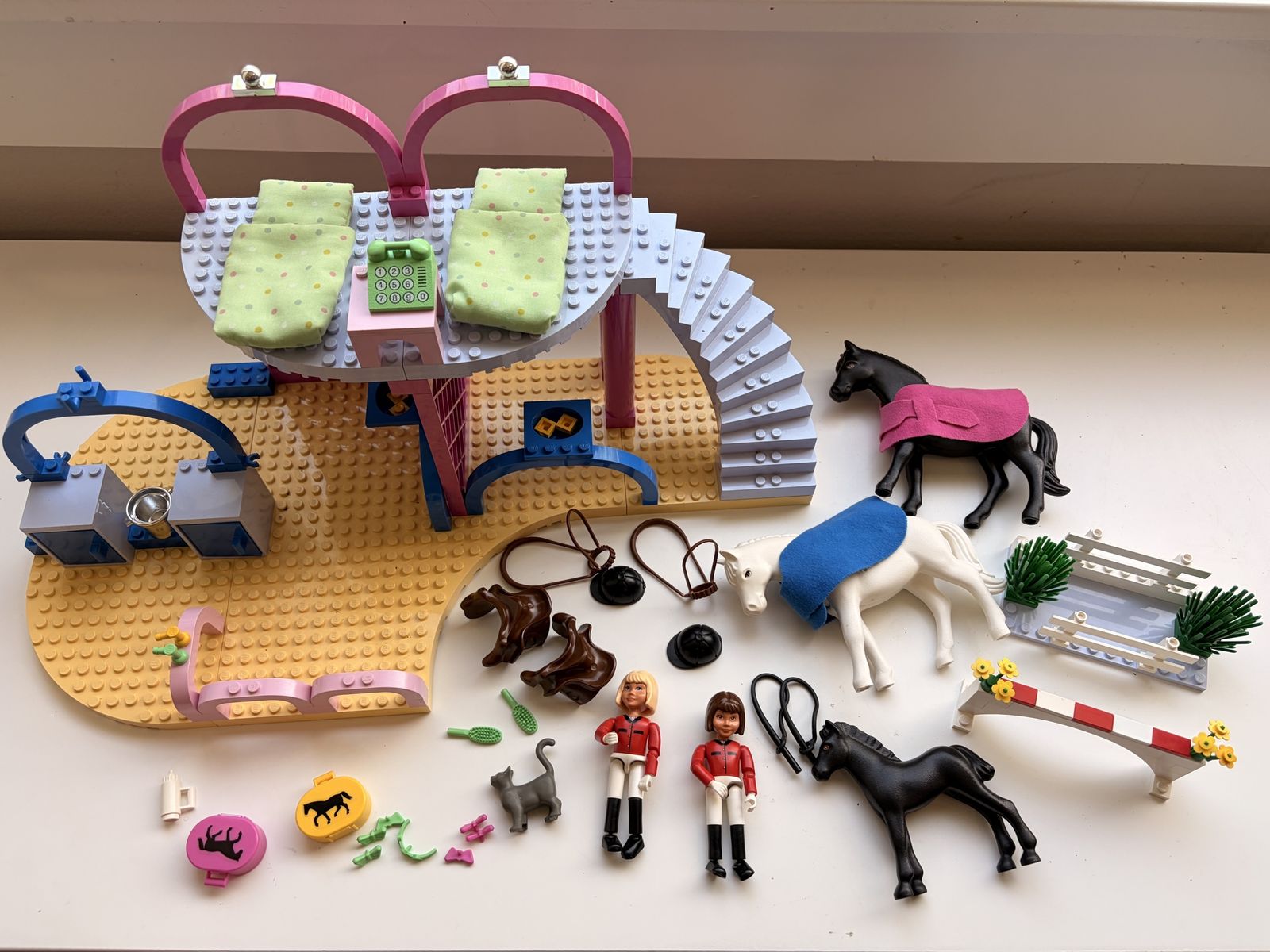 RARE - 1990’s Belville Horse Stable - complete with instruction manual