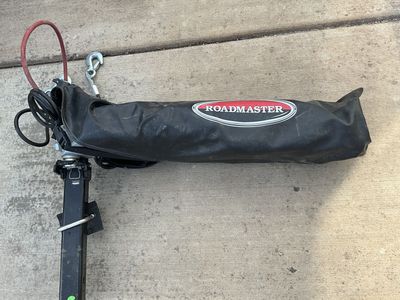 Roadmaster Sterling All-Terrain Tow Bar RV Hitch with Safety Cables and Cover - Used