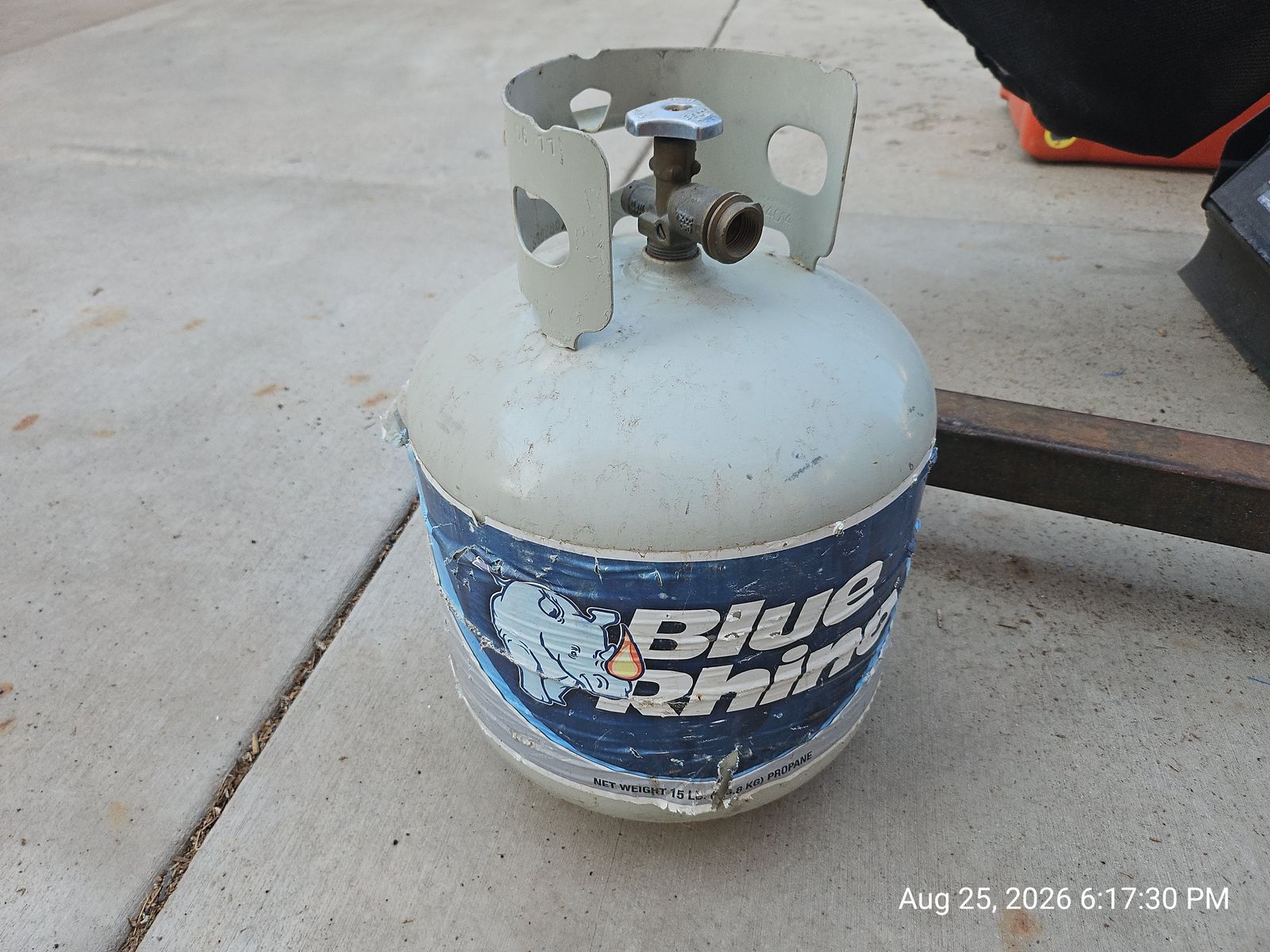 Full 15-lb Blue Rhino steel LP/propane tank