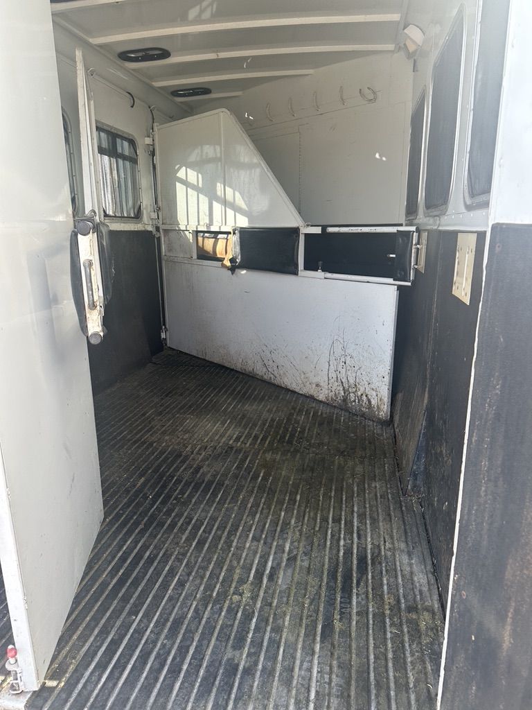 Main image 6