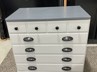 Two-tone Gray Painted Solid Wood 3 Drawer Dresser