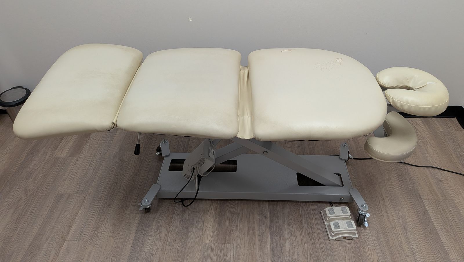 Treatment Table - Hydraulic, electric