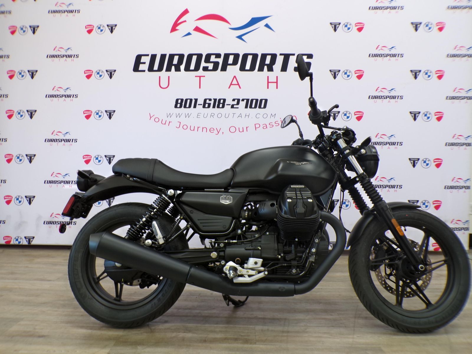 2026 Moto Guzzi V7 Stone