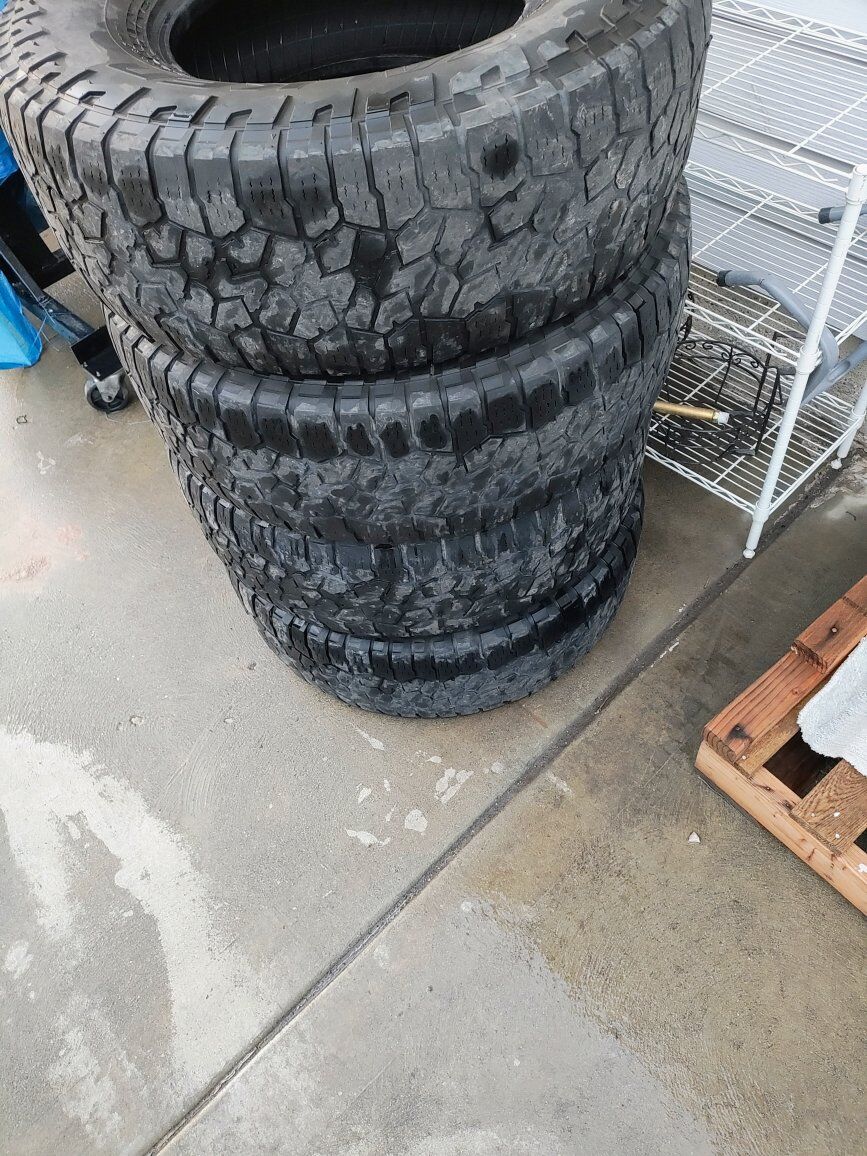 used tires LT/285-75R16