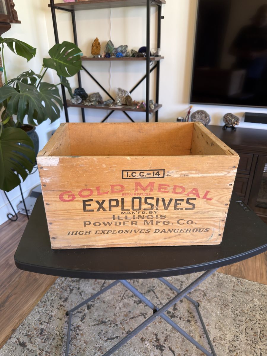 Vintage Gold Medal Explosives Wood Crate 1953 Illinois Powder Mfg. Co. Dynamite Box