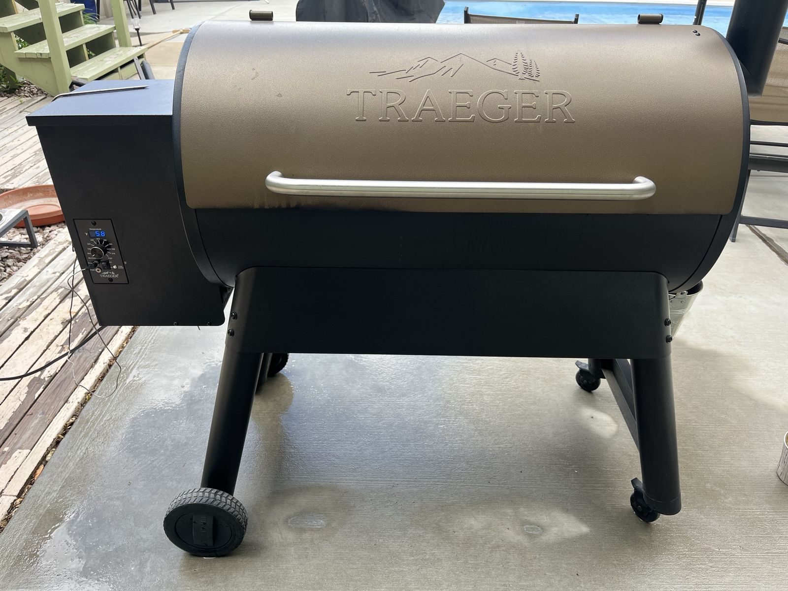 Traeger Pro Series 575 Pellet Grill - Bronze/Black,  Excellent Condition