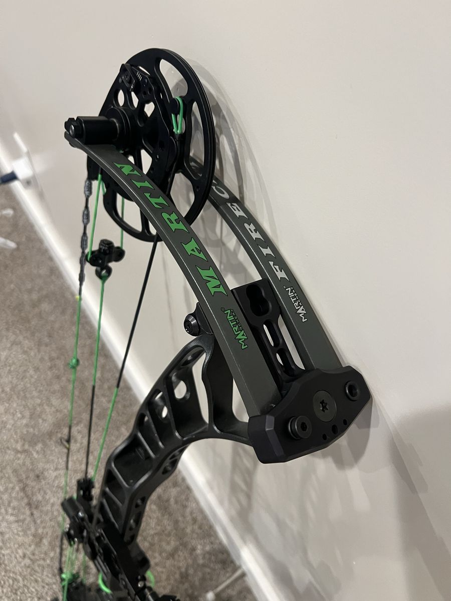 Martin Firecat Compound Bow - Right Handed, Green & Black Accents