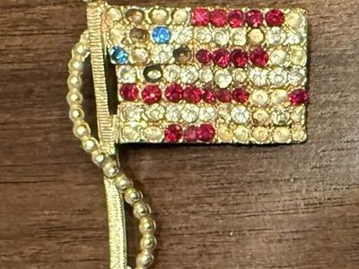 Vintage Patriotic Costume Jewelry Red White Blue Dodds American Flag Pin Brooch