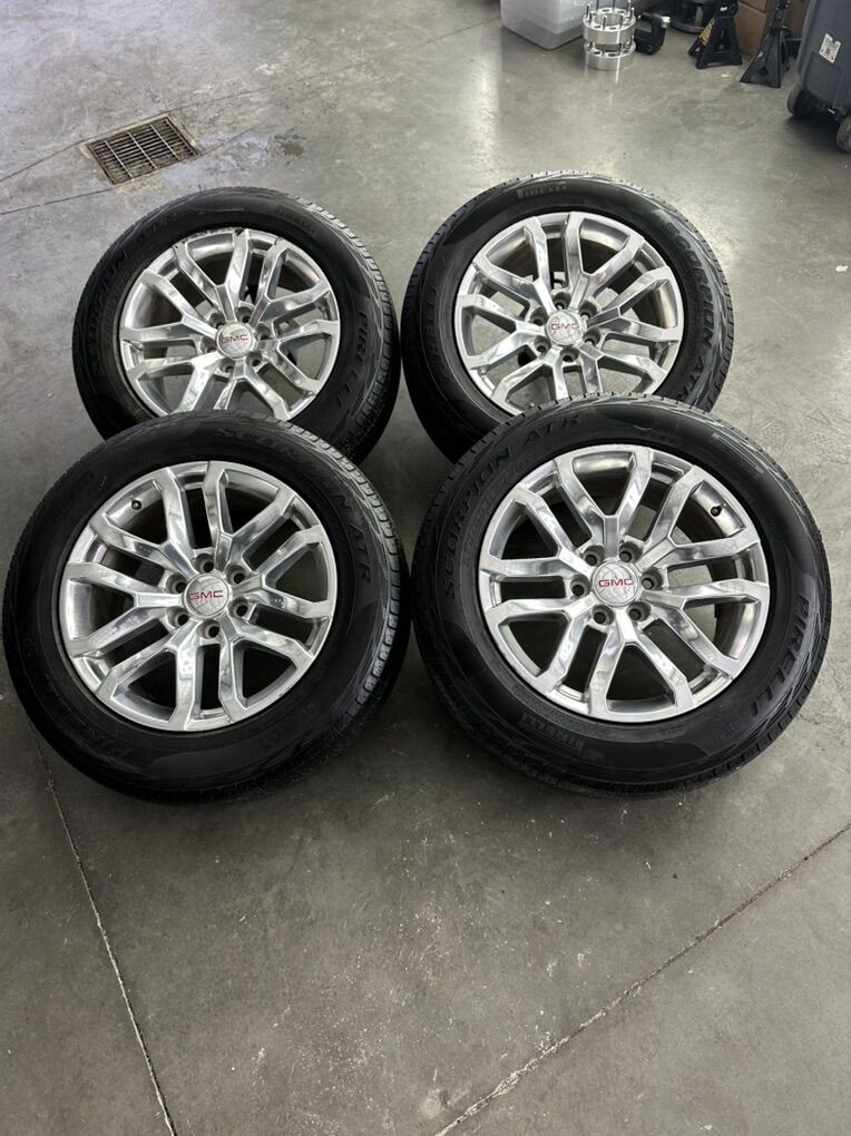 2023 Gmc 1500 denali OEM 20in Wheels/ 275/60/20