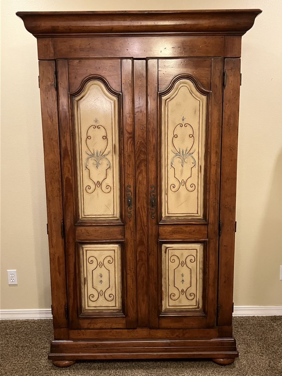 Classic & Solid Entertainment Center