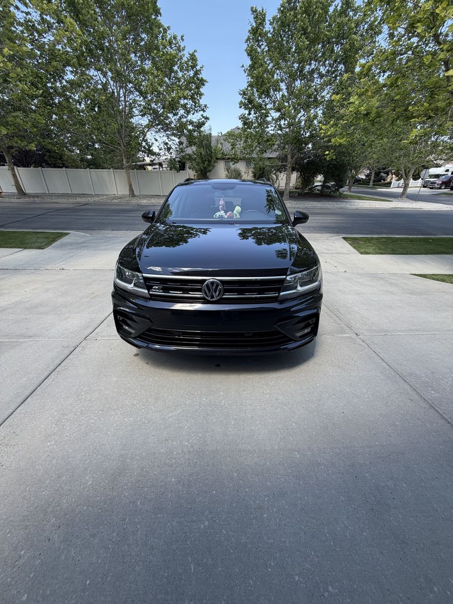 2021 Volkswagen Tiguan R-Line