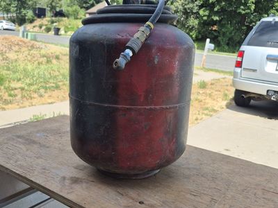 Metal Pressure Air Tank - Red/Black, Industrial Tool