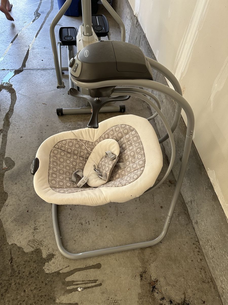 Baby swing