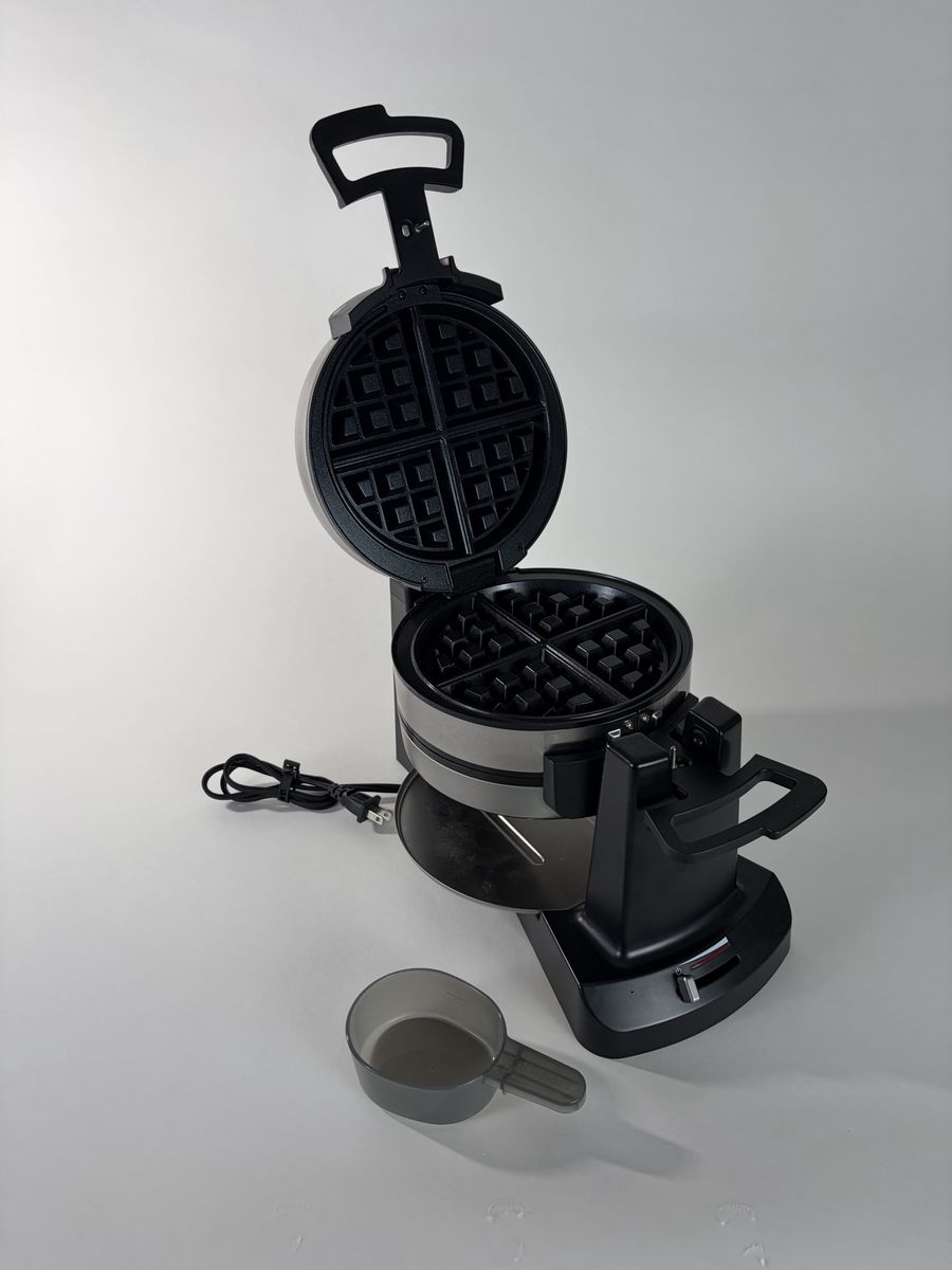 Belgian Waffle Maker – Cuisinart Flip Style, Clean