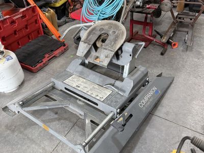 B&W gooseneck-fifth wheel hitch