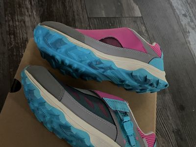 Merrell hiking shoes girls Size 7M