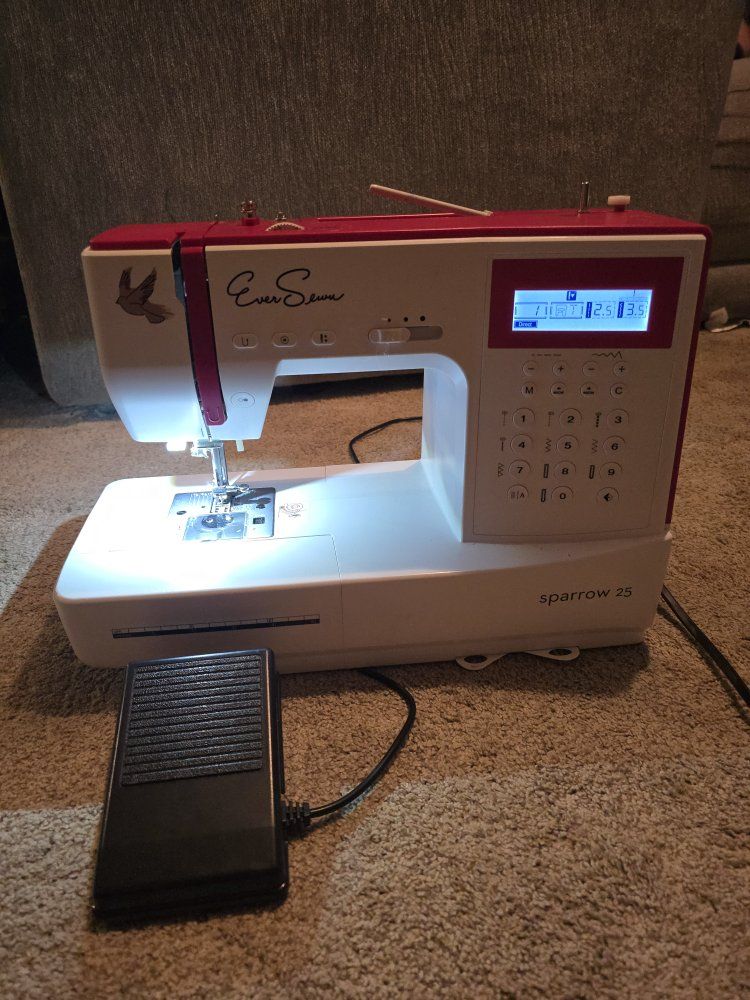 EverSewn Sparrow 25 Computerized Sewing Machine with Foot Pedal and Accessories