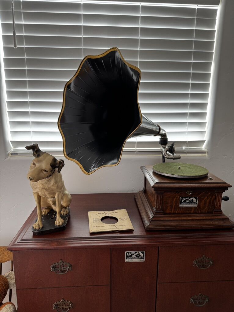 Restored Vintage Victor Victrola Phonograph V-III