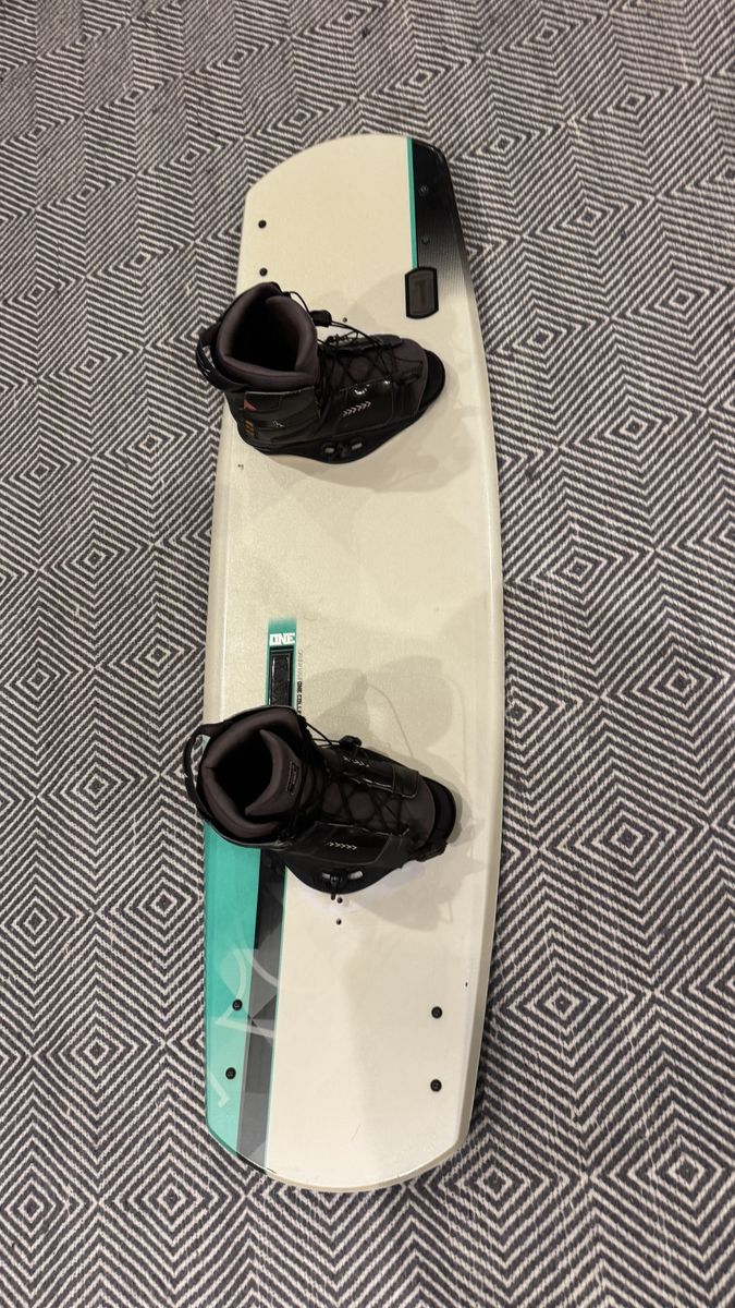 Ronix One Wakeboard with Bindings - White/Teal