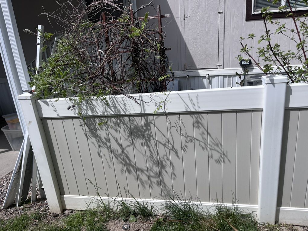 Full Vinyl Wrap Around Fence