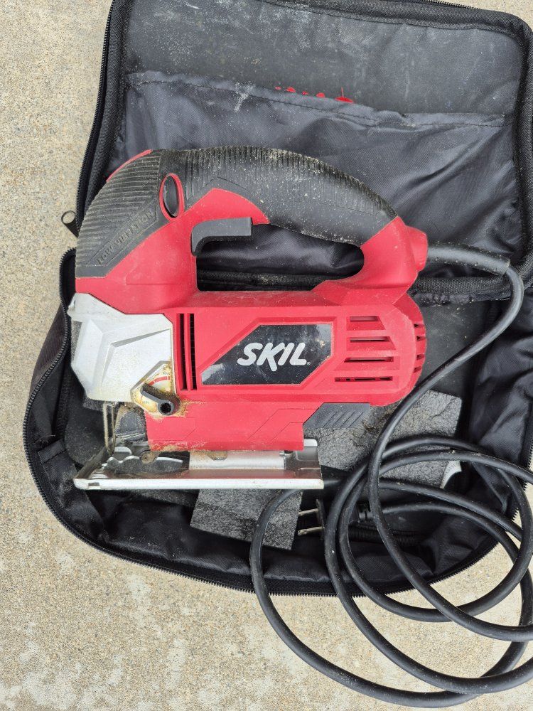 SKIL Red & Black Jigsaw Power Saw with Cord - Used, Good Condition