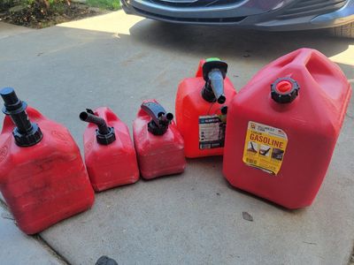 5 gas cans