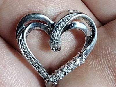 .925 SILVER AND NATURAL DIAMONDS HEART PENDANT