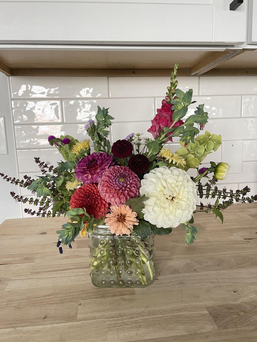 Fresh, Locally Grown Organic Flower Arrangements - Custom Bouquets & Delivery Available