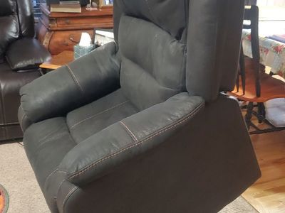 Recliner lift chair