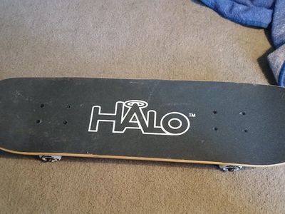 HALO SKATEBOARD