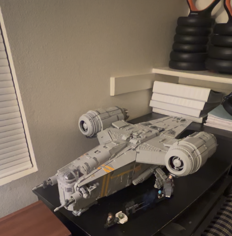 Main image 6