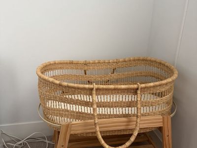 Plum + Sparrow Moses Basket with Rocking Stand and Lounger
