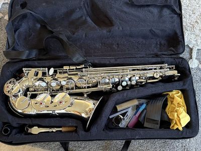 Mendini Silver Alto Saxophone with Hard Case and Accessories