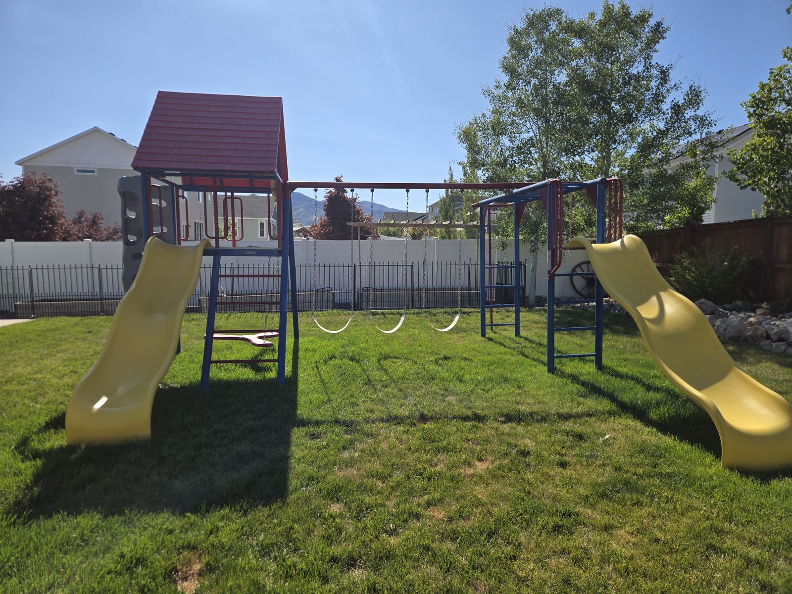 Lifetime Products Big Deluxe swing and play set