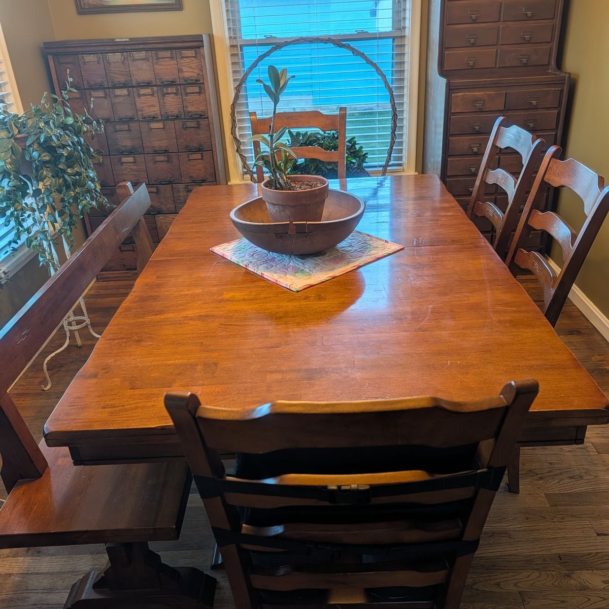 Dining room table chairs bench