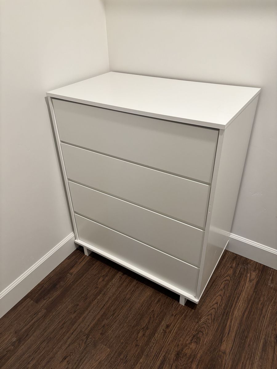 Dresser White