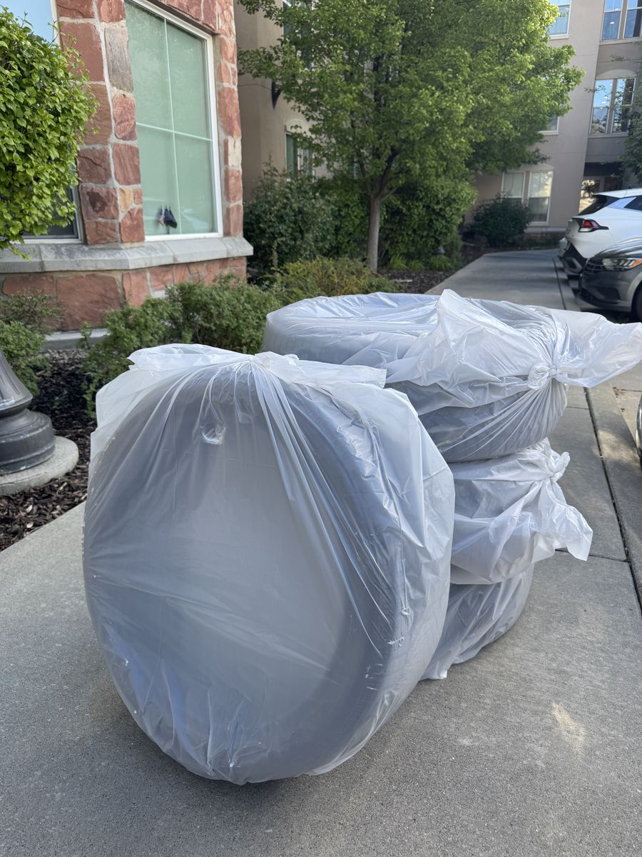 4 Winter Tires (Pirelli Scorpion Winter 2, 255/40/21 102V)