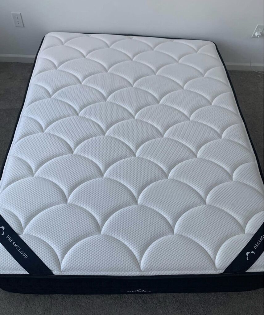 DreamCloud Queen Mattress