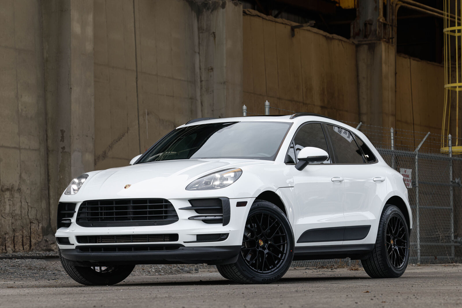 2019 PORSCHE MACAN Base
