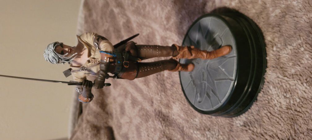 Witcher 3 Ciri & Yennifer statues