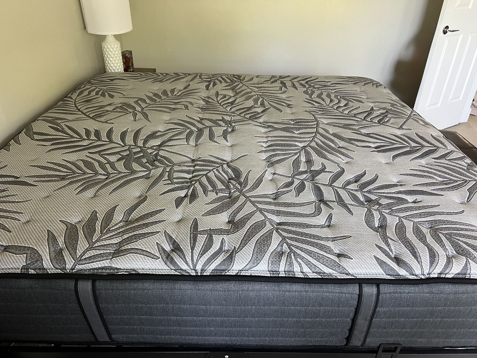 Moving Sale — King Mattress, Only 1 Year Old!
