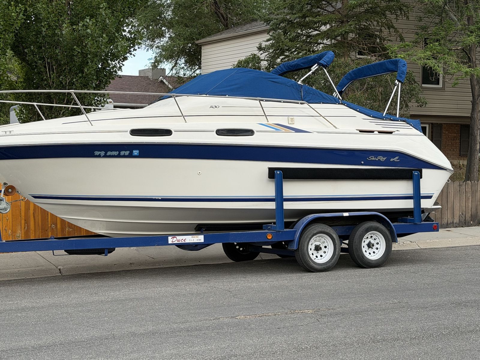 Sea Ray 230 Overnighter Cabin Boat with Dual-Axle Trailer