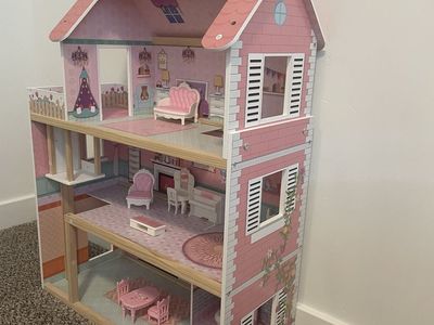 KidKraft Chelsea Doll Cottage Wooden Dollhouse with Furniture, 3 Stories, 16 Accessories
