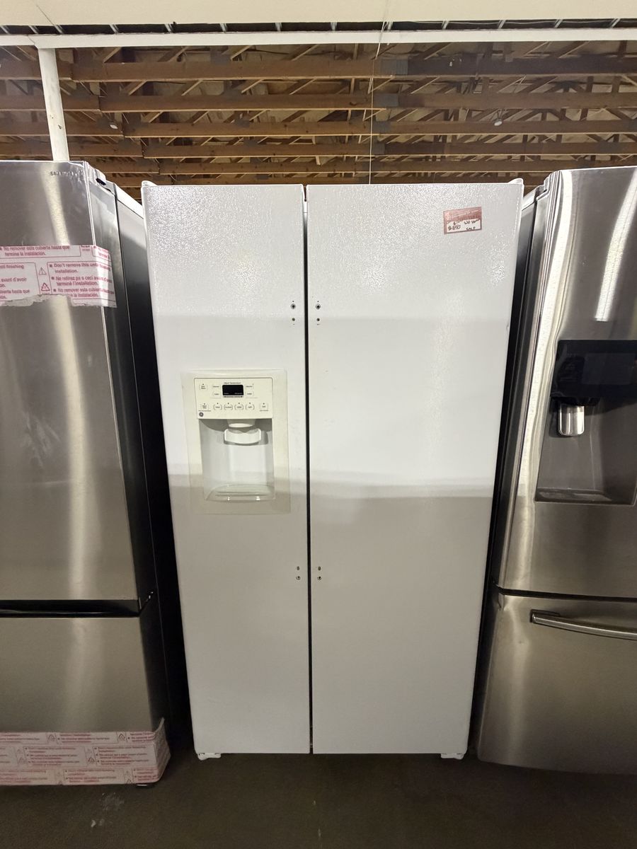 PERFECT FOR GARAGE! GE WHITE SIDE BY SIDE FRIDGE