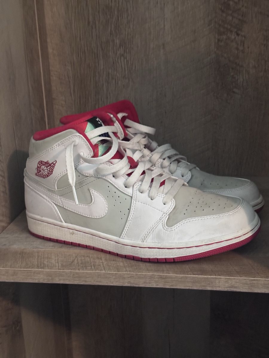 Nike Air Jordan 1 Mid Hare Bugs Bunny 2015 White/Red Basketball Sneakers - Men's Size 10.5