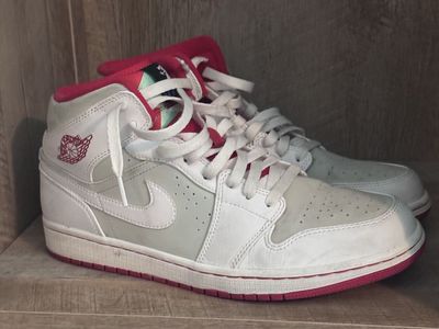 Nike Air Jordan 1 Mid Hare Bugs Bunny 2015 White/Red Basketball Sneakers - Men's Size 10.5