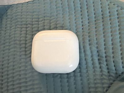 AirPod 4s