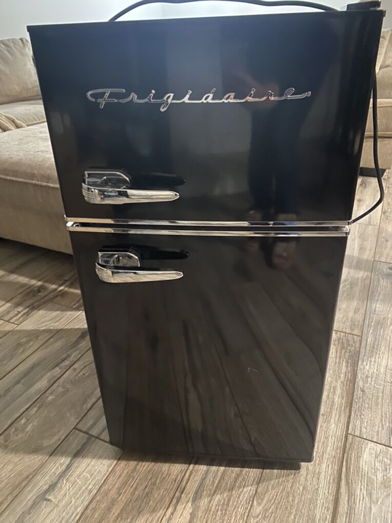 Frigidaire Mini Fridge & Freezer