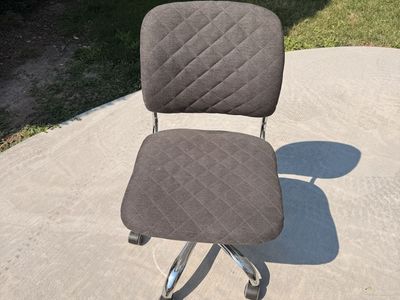 Quilted Upholstered Office Desk Chair with Chrome Swivel Base