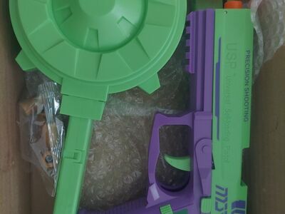 Brand New Foam Dart Blaster – Soft Bullet Toy Gun – Perfect Christmas Gift!(Purple and Green)